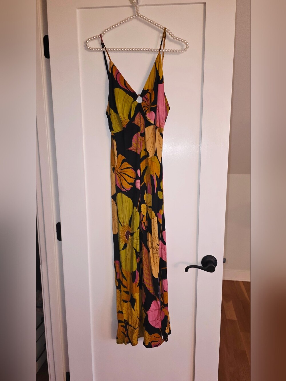 Floral Midi Dress in Black and Pink - Picture 8 of 8